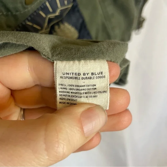 UNITED BY BLUE Women’s Green Cargo Utility Jacket Fill Zip Hood Size Medium - Picture 11 of 15